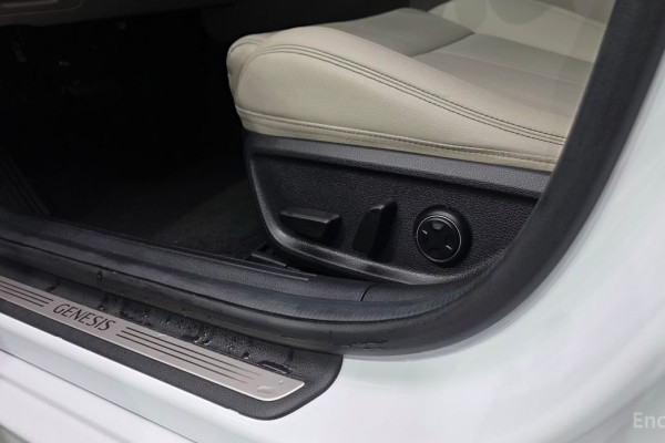 2022 Genesis G70 с пробегом 39 073 км