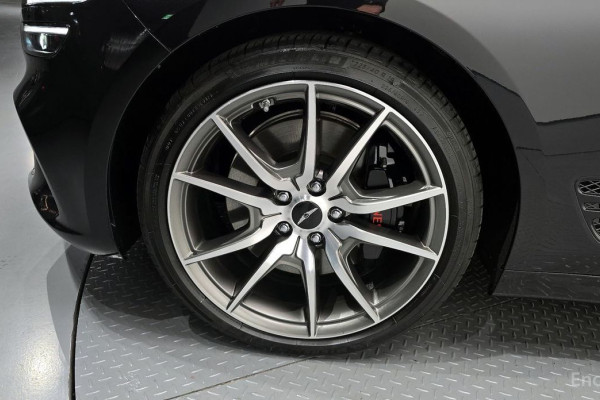 2023 Genesis G70 с пробегом 30 382 км