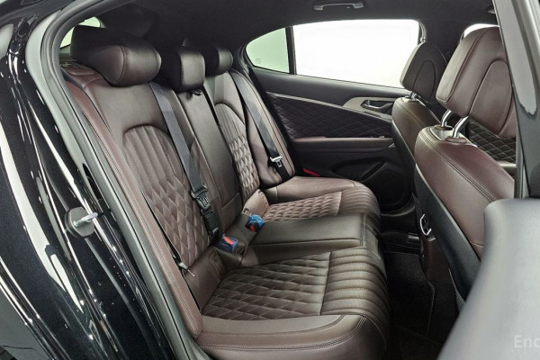 2023 Genesis G70 с пробегом 30 382 км