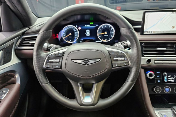 2023 Genesis G70 с пробегом 30 382 км