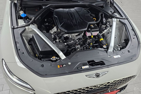 2023 Genesis G70 с пробегом 5 526 км