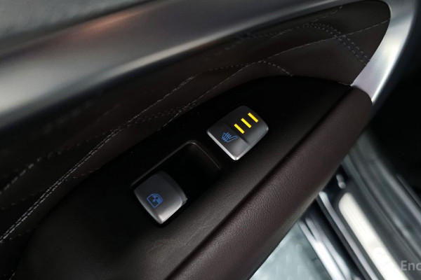 2023 Genesis G70 с пробегом 30 382 км