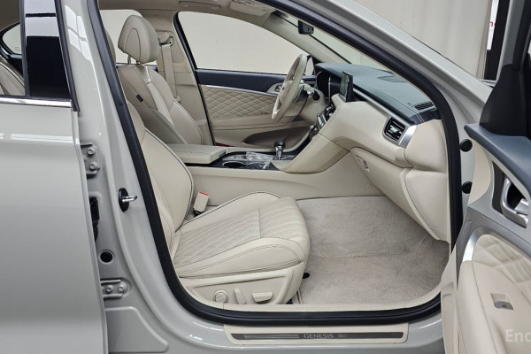 2023 Genesis G70 с пробегом 5 526 км
