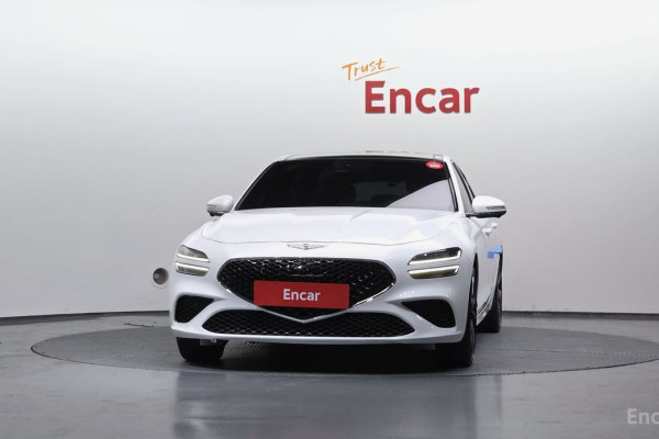 2022 Genesis G70 с пробегом 33 539 км