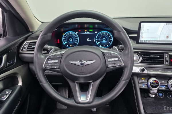 2023 Genesis G70 с пробегом 82 274 км