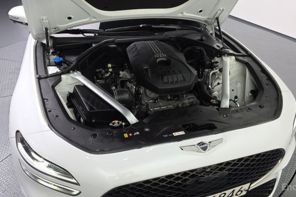 2022 Genesis G70 с пробегом 33 539 км