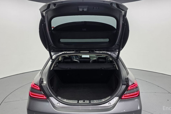 2023 Genesis G70 с пробегом 82 274 км