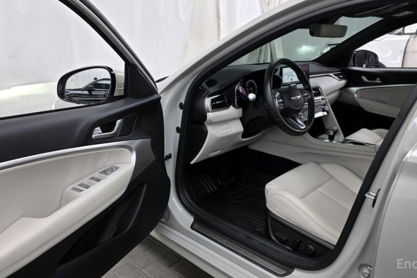2024 Genesis G70 с пробегом 50 779 км