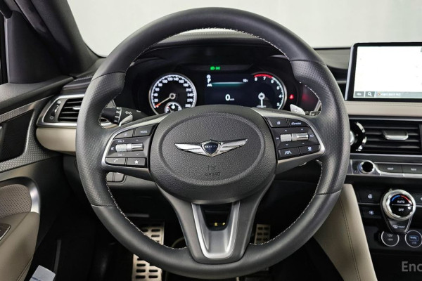 2022 Genesis G70 с пробегом 17 582 км