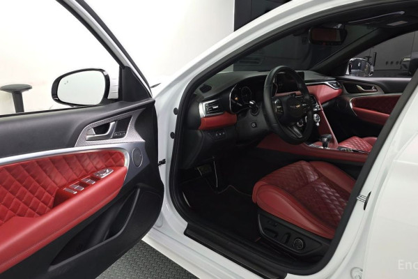 2022 Genesis G70 с пробегом 33 539 км