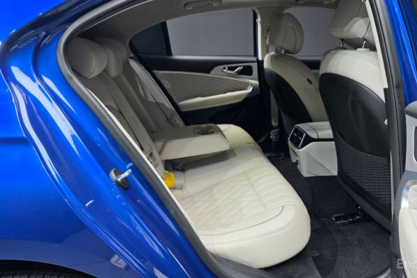 2023 Genesis G70 с пробегом 11 907 км