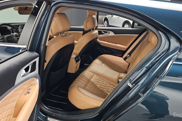 2024 Genesis G70 с пробегом 16 970 км