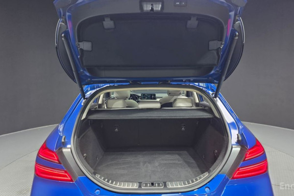 2023 Genesis G70 с пробегом 11 907 км