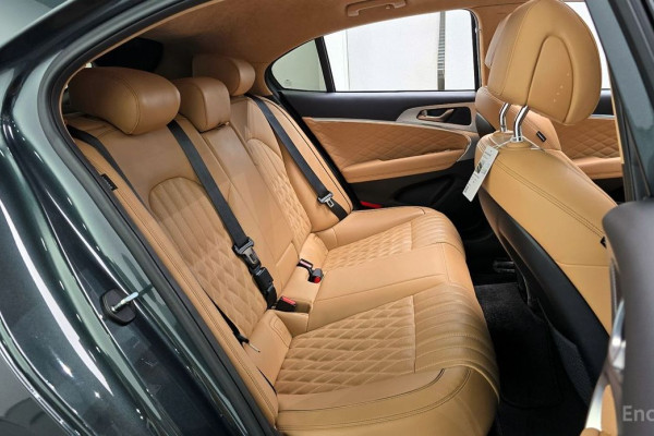 2022 Genesis G70 с пробегом 25 299 км