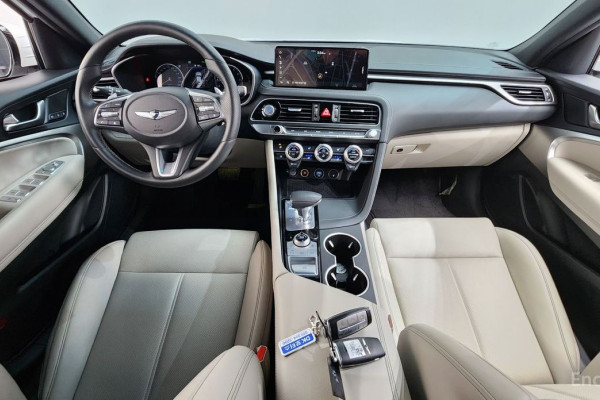 2022 Genesis G70 с пробегом 11 698 км