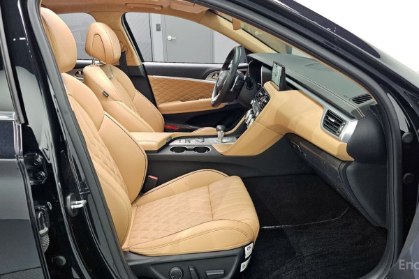 2022 Genesis G70 с пробегом 17 048 км