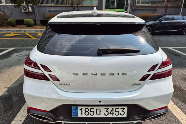 2023 Genesis G70 с пробегом 10 000 км