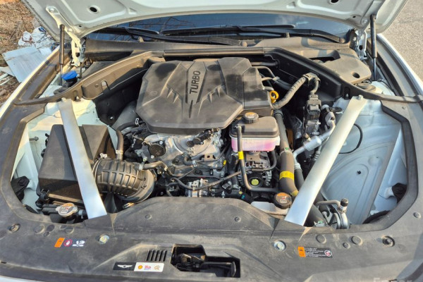 2023 Genesis G70 с пробегом 10 000 км