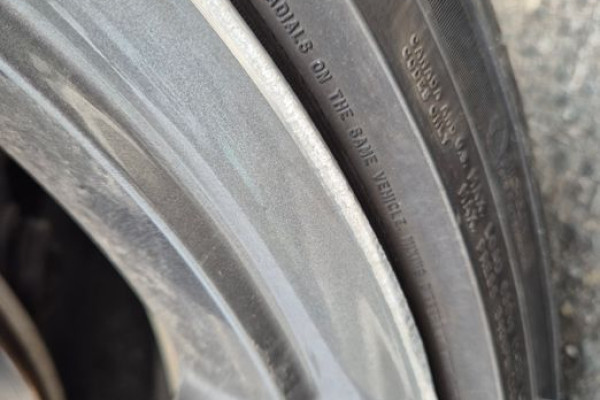 2023 Genesis G70 с пробегом 10 000 км