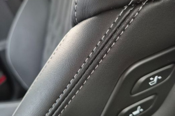 2023 Genesis G70 с пробегом 10 000 км