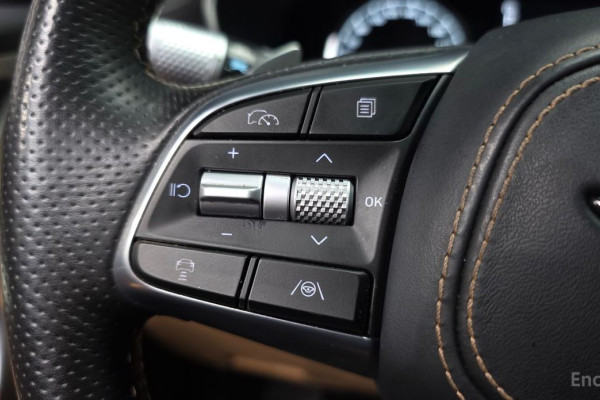 2023 Genesis G70 с пробегом 49 296 км