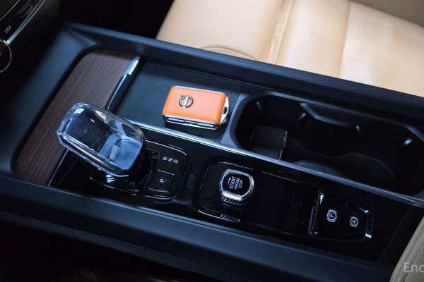 2023 Volvo S60 с пробегом 23 612 км