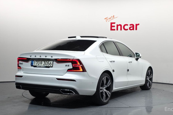 2021 Volvo S60 с пробегом 41 933 км