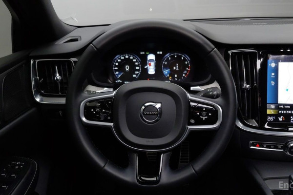 2022 Volvo S60 с пробегом 55 754 км