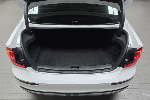 2023 Volvo S60 с пробегом 23 612 км