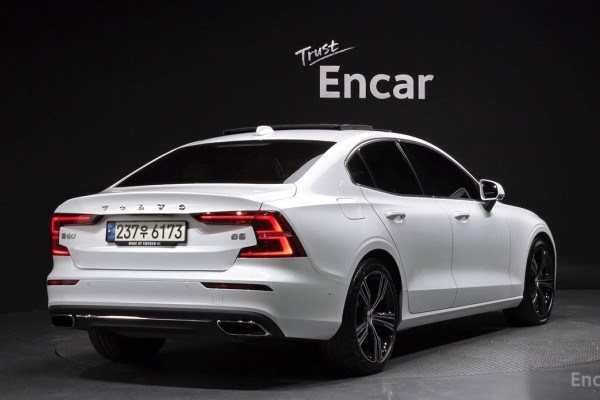2021 Volvo S60 с пробегом 78 842 км