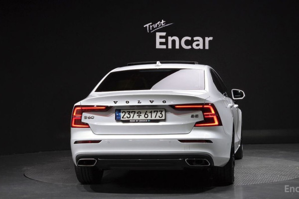 2021 Volvo S60 с пробегом 78 842 км