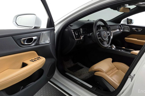 2021 Volvo S60 с пробегом 41 933 км