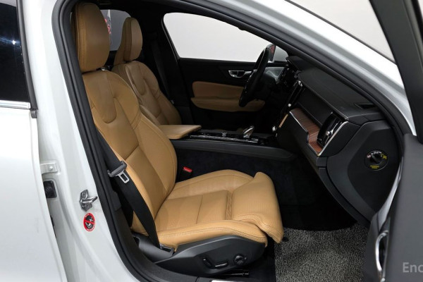 2021 Volvo S60 с пробегом 41 933 км