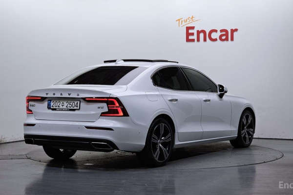 2022 Volvo S60 с пробегом 59 976 км