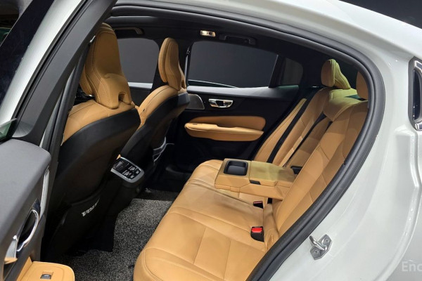 2021 Volvo S60 с пробегом 78 842 км