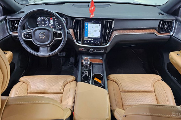 2022 Volvo S60 с пробегом 59 976 км