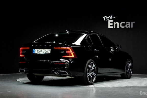 2022 Volvo S60 с пробегом 55 905 км