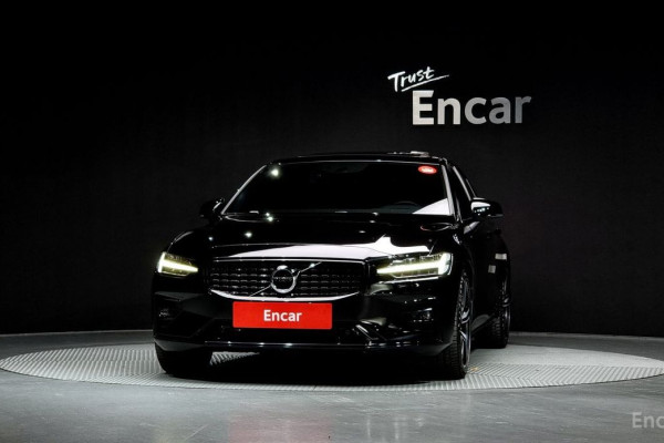 2022 Volvo S60 с пробегом 55 905 км