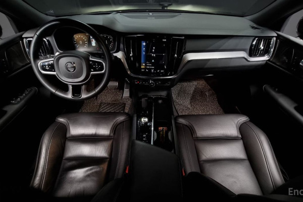 2022 Volvo S60 с пробегом 55 905 км