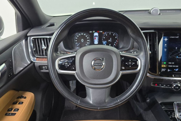 2021 Volvo S60 с пробегом 100 179 км