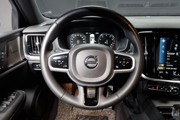 2022 Volvo S60 с пробегом 55 905 км