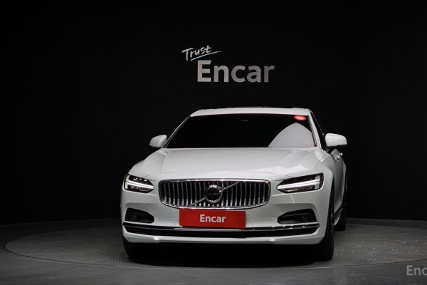 2023 Volvo S90 с пробегом 28 780 км