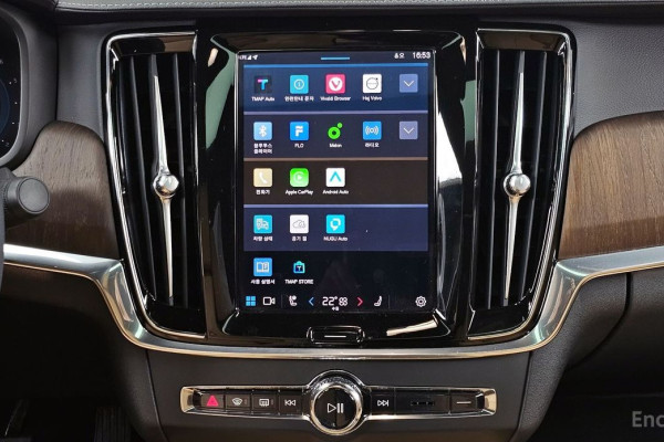 2023 Volvo S90 с пробегом 28 780 км