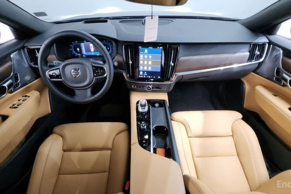 2022 Volvo S90 с пробегом 62 908 км