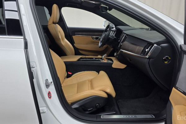 2022 Volvo S90 с пробегом 60 833 км