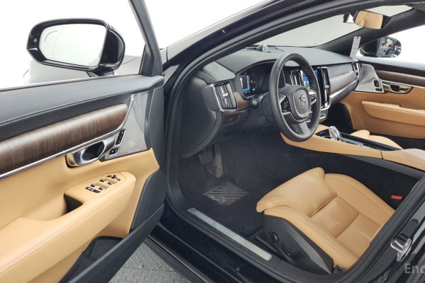 2022 Volvo S90 с пробегом 62 908 км