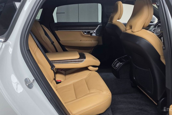 2022 Volvo S90 с пробегом 60 833 км