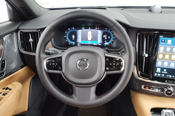 2022 Volvo S90 с пробегом 62 908 км