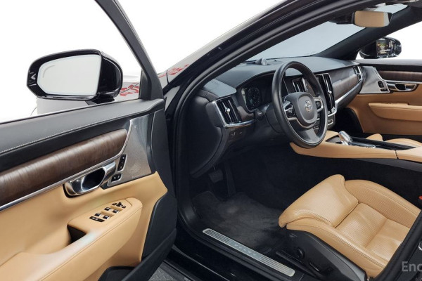 2021 Volvo S90 с пробегом 67 965 км