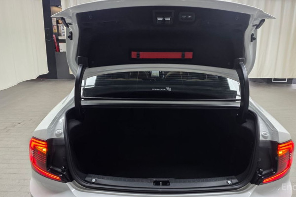 2022 Volvo S90 с пробегом 60 833 км